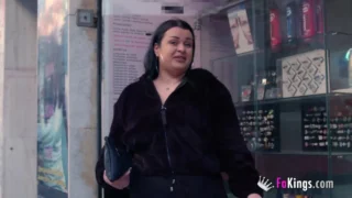Years later, Sandra’s return is marked by her iconic, wooly bust.